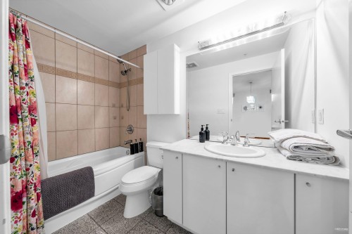 409-100 Esplanade Street E, North Vancouver, BC 