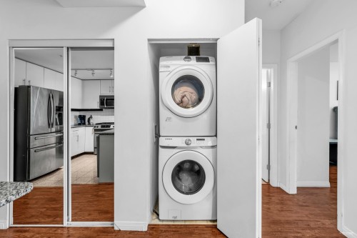 409-100 Esplanade Street E, North Vancouver, BC 