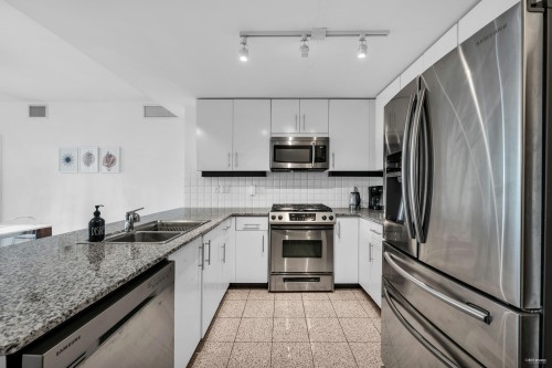 409-100 Esplanade Street E, North Vancouver, BC 