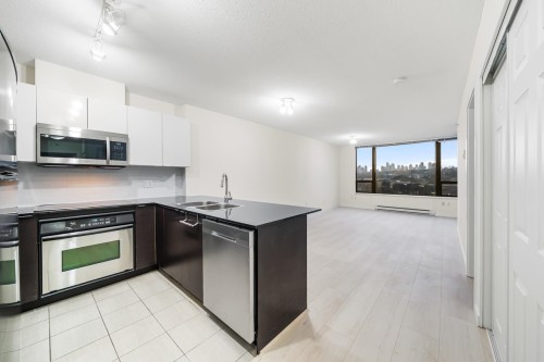 1105-4178 Dawson Street, Burnaby, BC 