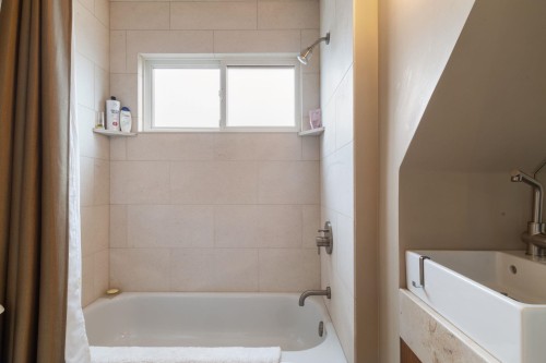 1730 Kitchener Street, Vancouver, BC 