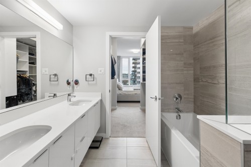 909-2888 Cambie Street, Vancouver, BC 