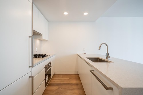 2101-4433 Alaska Street, Burnaby, BC 