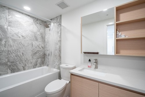 2101-4433 Alaska Street, Burnaby, BC 