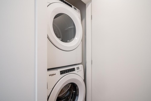 2101-4433 Alaska Street, Burnaby, BC 