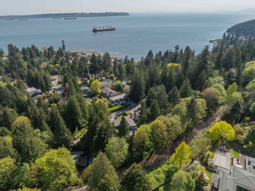 4445 Stone Court, West Vancouver, BC 