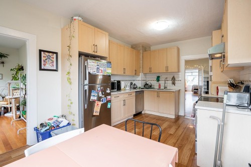 4534 5Th Avenue W, Vancouver, BC 