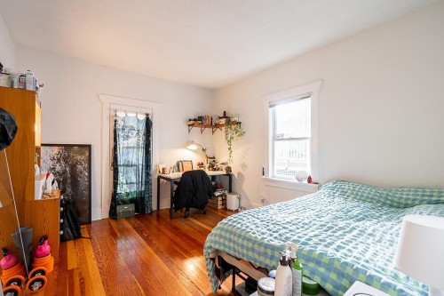 4534 5Th Avenue W, Vancouver, BC 