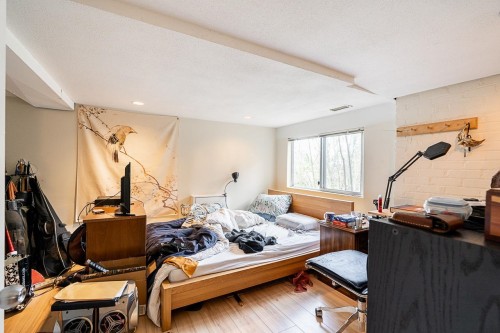 4534 5Th Avenue W, Vancouver, BC 