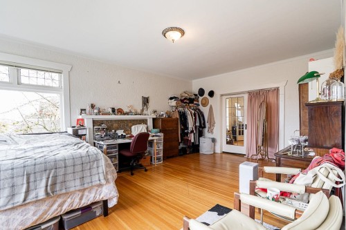 4534 5Th Avenue W, Vancouver, BC 