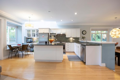 4203 14Th Avenue W, Vancouver, BC 