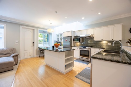 4203 14Th Avenue W, Vancouver, BC 