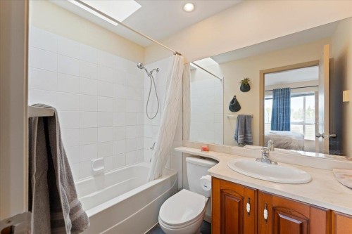 6878 Village Green, Burnaby, BC 