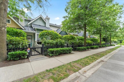 6878 Village Green, Burnaby, BC 