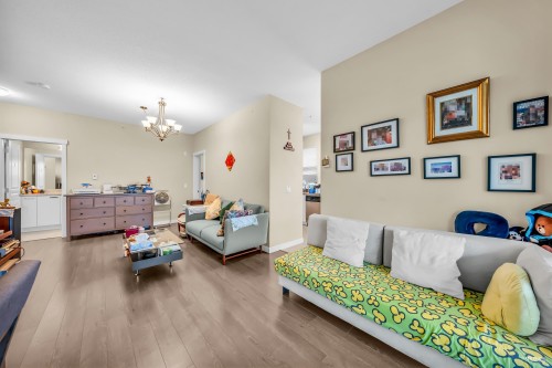 413-9388 Mckim Way, Richmond, BC 