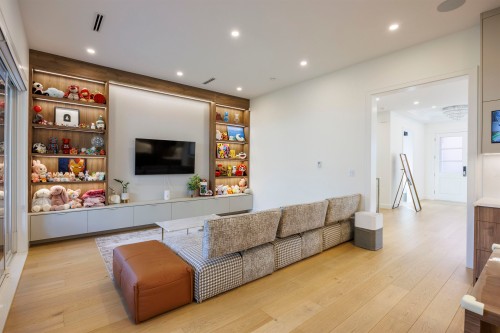 6549 Portland Street, Burnaby, BC 