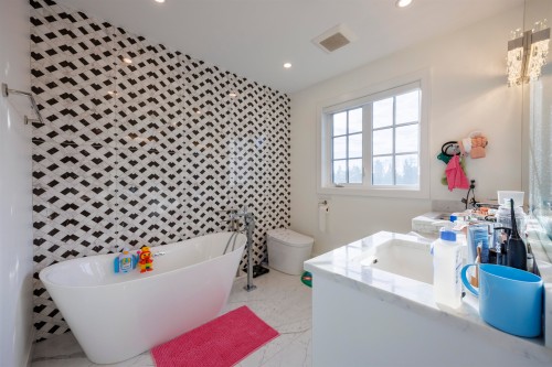 6549 Portland Street, Burnaby, BC 