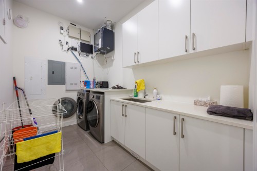 6549 Portland Street, Burnaby, BC 