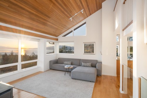 10339 Sunshine Coast Highway, Halfmoon Bay, BC 