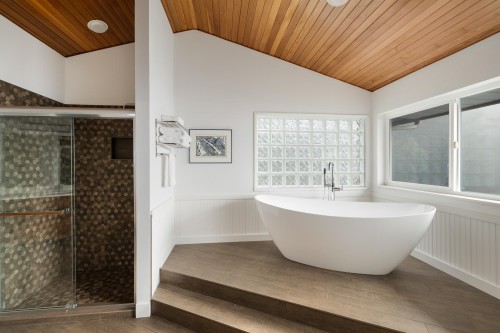 10339 Sunshine Coast Highway, Halfmoon Bay, BC 