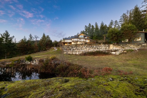 10339 Sunshine Coast Highway, Halfmoon Bay, BC 