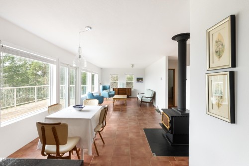 10339 Sunshine Coast Highway, Halfmoon Bay, BC 