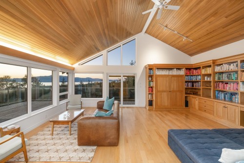 10339 Sunshine Coast Highway, Halfmoon Bay, BC 