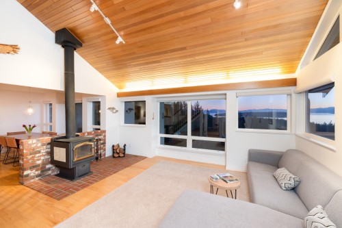 10339 Sunshine Coast Highway, Halfmoon Bay, BC 