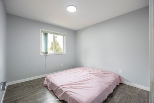 7549 10Th Avenue, Burnaby, BC 