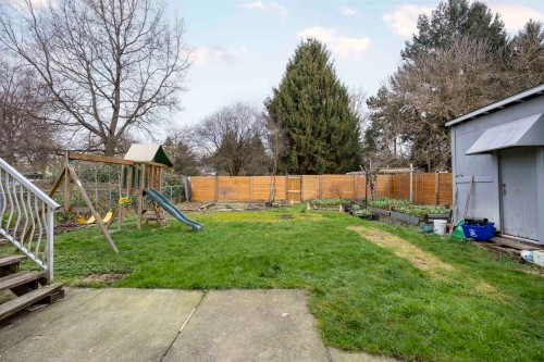 7549 10Th Avenue, Burnaby, BC 