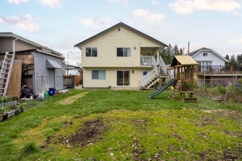 7549 10Th Avenue, Burnaby, BC 