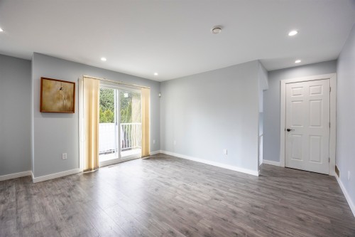 7549 10Th Avenue, Burnaby, BC 