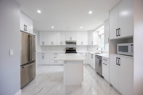 7549 10Th Avenue, Burnaby, BC 