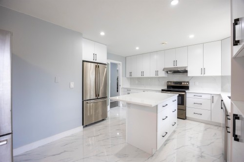 7549 10Th Avenue, Burnaby, BC 