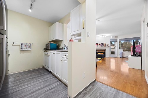 207-3628 Rae Avenue, Vancouver, BC 