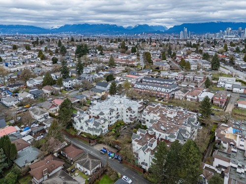 207-3628 Rae Avenue, Vancouver, BC 