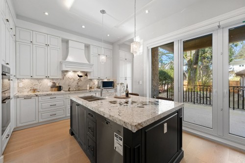 3981 35Th Avenue W, Vancouver, BC 