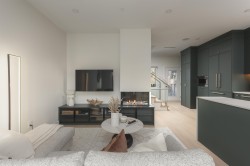 2-8508 East Boulevard  Vancouver, BC V6P 5E6