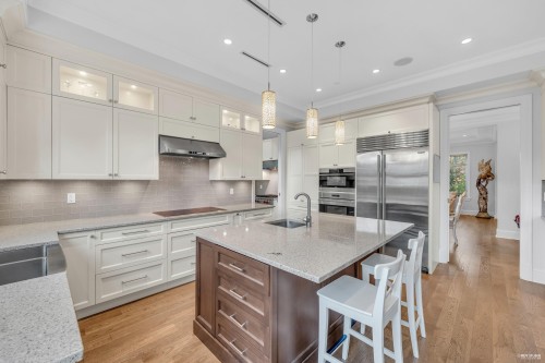 7458 Maple Street, Vancouver, BC 