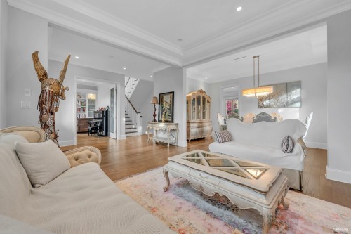 7458 Maple Street, Vancouver, BC 