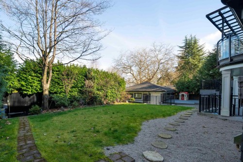 3955 Broadway W, Vancouver, BC 