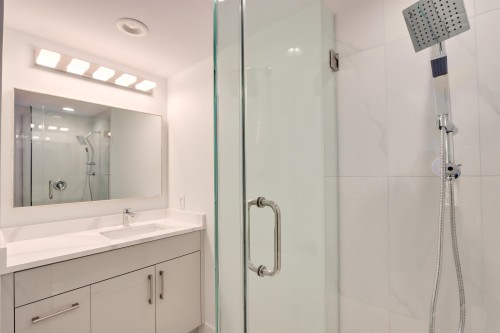 1203-140 14Th Street E, North Vancouver, BC 