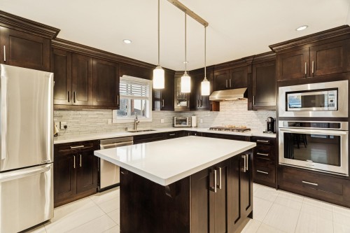 7622 2Nd Street, Burnaby, BC 