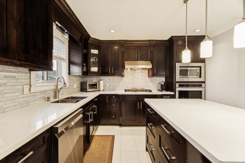 7622 2Nd Street, Burnaby, BC 