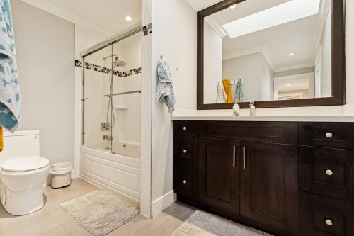 7622 2Nd Street, Burnaby, BC 