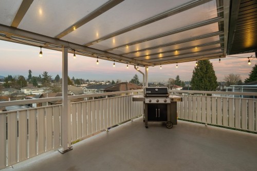 7622 2Nd Street, Burnaby, BC 