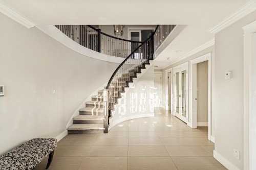 7622 2Nd Street, Burnaby, BC 