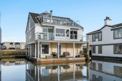 10-3459 River Road W Ladner, BC V4K 4Y6