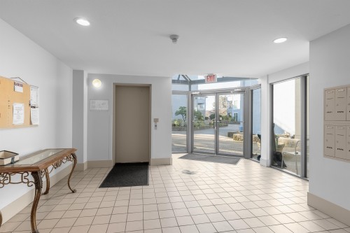 221-12873 Railway Avenue, Richmond, BC 