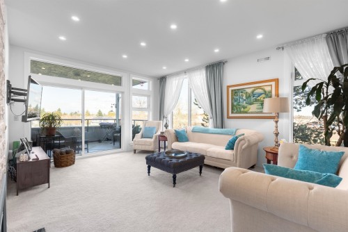 221-12873 Railway Avenue, Richmond, BC 